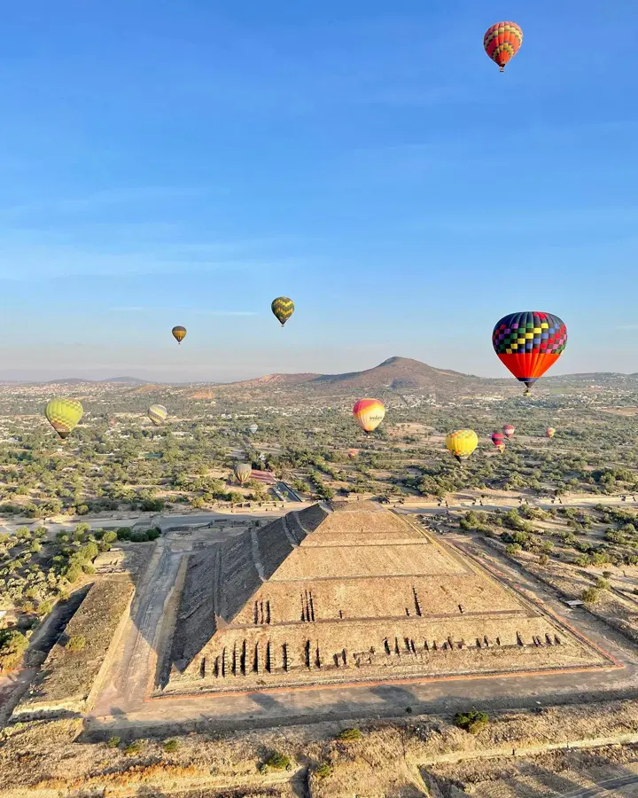 Hot Air Balloon from Mexico City: All Inclusive with Transport and Breakfast